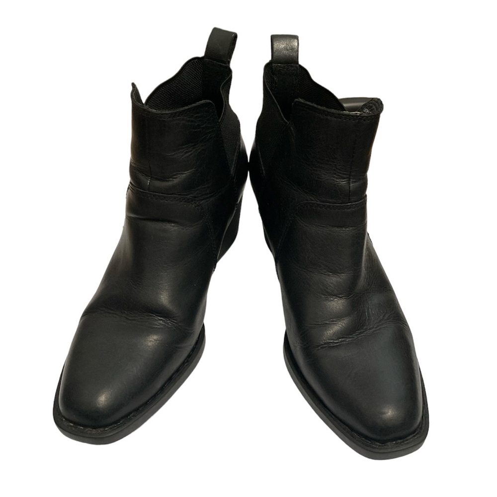Born Garcia black heeled leather booties 10M